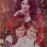 Wynonna Judd Instagram - She would have been 78 today. I love you Mom. 🤍🦋