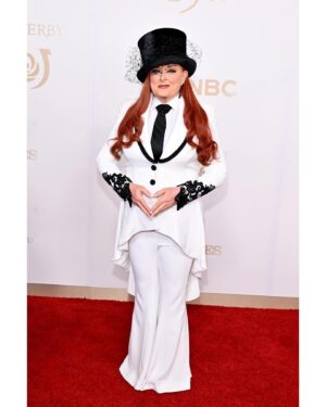 Wynonna Judd Instagram - Oh, the sun shines bright on my Old Kentucky Home. 🎶 

It was the honor of a lifetime to sing the National Anthem at the 150th running of the Kentucky Derby. My Papaw would be SO proud! 🇺🇸