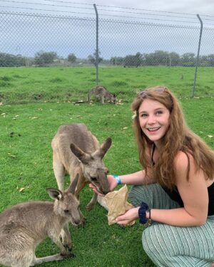 Xenia Goodwin Instagram - Mooorniing everyone ☀️ sooo my best friend Dena @denaamy - you may know her as my arch enemy Abigail 😂😂😂 she made these sexy hats 💁🏼‍♀️and if you want one you can pick em up at www.denaamy.com ... also, Shoal beach NSW is my new favourite home away from home.  So prettyyy #shoalbay #ramadashoalbay #australianwildlife #denaamy