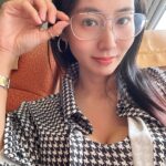 Xenia Chong Instagram - 🖤🖤🖤 前日開始工作了30多個小時 由尋晚12點幾瞓到而家剛剛醒 好似都仲未瞓飽咁🙂‍↔️ 但算係舒暢嘅😌 #xeniachong #hkig #hkactor #followme #莊韻澄 #loveisintheair