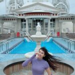 Xenia Chong Instagram - 🚢🚢🚢 乘坐郵輪跟家人朋友過新年別有一番體驗🫶🏻 安全舒適方便不用搬行李🧳 岸上觀光遊覽不同島嶼🏝️ 船上全天候有不同娛樂表演消遣活動🤹🏻‍♀️ 一定要再去再去再去yeah🥳 @resortsworldcruises #龍年郵大運 #名勝世界郵輪 #名勝世界壹號 #resortsworldcruises #resortsworldone #xeniachong #hkig #hkactor #followme #莊韻澄 #loveisintheair