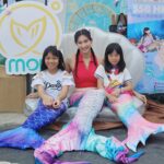 Xenia Chong Instagram - 💖💖💖 今日化身貓同魚去玩 扮忌廉哥去睇檔又扮吓美人魚咁啦🧜🏻‍♀️ 呵呵😌 想嚟玩就留意返👇🏻 日期：5月25至26日 時間：下午1時 – 晚上8時 地點：灣仔海濱活動空間 (灣仔鴻興道3號，鄰近灣仔碼頭) 🆓免費入場 @dr.metrics @petsgoalxcreambro @hktlmall @mermaid_op @heilyma #NMN #supplement #貓狗NMN #人寵共融 #drmetrics #drmetricsnmn #忌廉哥 #忌廉哥罐罐