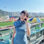 Xenia Chong Instagram - ❤️❤️❤️ 初三赤口入馬場 龍馬精神🤩 #xeniachong #hkig #hkactor #followme #莊韻澄 #loveisintheair
