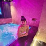 Xenia Chong Instagram - 💆🏻‍♀️💆🏻‍♀️💆🏻‍♀️ 臨近歲末一定要找個好地方 把一切疲勞放下洗滌心靈 由頭到腳好好放鬆 讓自己身心舒暢迎接新一年 心態好身體好 那龍年就會非常好 @royalsauna_hk @royalsaunaspahk #皇室水療 #RoyalSaunaSpa #按摩 #SPA #水療 #xeniachong #hkig #hkactor #followme #莊韻澄 #loveisintheair
