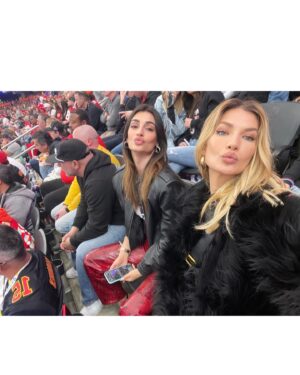 Xhesika Berberi Instagram - Touchdown at the Super Bowl🏈
Thank you @sofiaharmanda for the most unreal weekend in Vegas ❤️ #superbowl #vegas