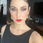 Ximena Romo Instagram - Ser jurado del @premiomaguey en esta edición del @ficg ha sido una de las experiencias más lindas y acogedoras que he tenido en un festival. Me cuesta trabajo pensar que solo unas cuantas películas merecen un premio porque en cada una que me tocó ver reconozco voces y visiones únicas que tienen valor y merecen reconocimiento. Sin embargo, el festival tiene una sensación fuerte de compañerismo y de ser parte de un colectivo que apuesta por las historias y el arte cinematográfico. Gracias especiales a mis compañeres de jurado @adrian.silvestre y @erendiritas quienes fueron la mejor compañía y equipo que pude haber deseado. Gracias @classicarolina por cuidarnos en este viaje. Amé ver a la gente con la que he compartido este camino y a tantas otras que me inspiran. El @ficg se siente como mi casa. Gracias por hacerme parte. Vestido: @olmosyflores Maquillaje: @fatimamorenomakeup Peinado: @charlycabraleshair
