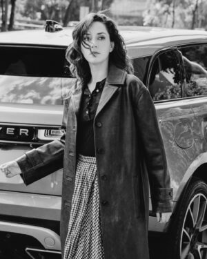Ximena Romo Instagram - Dando la vuelta con PERCHA Magazine @perchamagazine ❤️‍🔥

Editor en jefe @bienfufurufo 
Fotografía @santiagorui 
Director creativo y de moda @edu.espejo 
MUA @robbielikemargot 
Hair @alejandroiniguezhair 
Coordinación de moda @rislasd 
Asistente de foto @javiprez_ 

Gracias equipo siempre 
RP @brendanavac @ddanym 
Agencia @belong.mx 
Look @prada 
Loon @dior 

Una historia en movimiento y sin pausas contada por #rangerovervelar @landrovermx