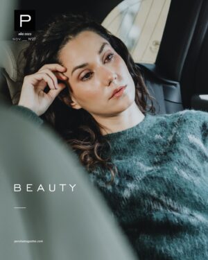 Ximena Romo Instagram - Dando la vuelta con PERCHA Magazine @perchamagazine ❤️‍🔥

Editor en jefe @bienfufurufo 
Fotografía @santiagorui 
Director creativo y de moda @edu.espejo 
MUA @robbielikemargot 
Hair @alejandroiniguezhair 
Coordinación de moda @rislasd 
Asistente de foto @javiprez_ 

Gracias equipo siempre 
RP @brendanavac @ddanym 
Agencia @belong.mx 
Look @prada 
Loon @dior 

Una historia en movimiento y sin pausas contada por #rangerovervelar @landrovermx