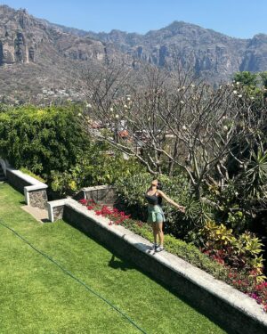 Ximena Romo Instagram - Ellas ✨ los baños de luna🌛rendirse al sol🌞 
🫂🫀🫁
Gracias @pdeltepozteco