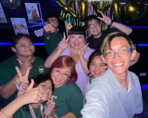 Xixi Lim Instagram - Thank you to everyone who took time off your busy Saturday schedule to be here for @aprexiation 's Gathering 💜 Truly happy to see many new faces and of cos loyal friends of Aprexiation, too! 

This year's gathering is really a special one cos I have all of you with me and witnessed me through one of my big milestones. I couldn't have done it without you guys. May we achieve more milestones tgt and cheers to more gatherings and exciting times 😍

BIG THANK YOU for @havefunsgp for hosting us! Their vvip room is amazing and spacious enough to house parties, gatherings for family and friends. 谢谢你们 😉

說了很多次但我還是那句話，有你們真好 ✨️