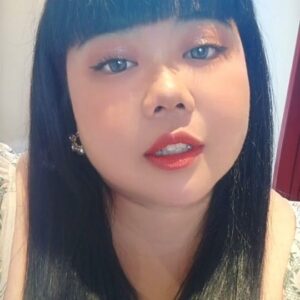 Xixi Lim Instagram - 🖤 or ❤️ 

Hair by @shunjimatsuo