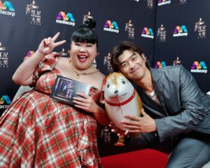 Xixi Lim Instagram - 茜茜在紅星大獎幕後直擊送了一隻柴犬氣球給陳柏霖, 陳柏霖便給她一個難忘的驚喜☺️
#throwback #starawards2024
