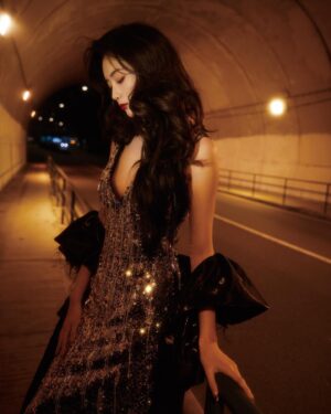 Xu Yiyang Instagram - ✨👸🏻✨嘻～