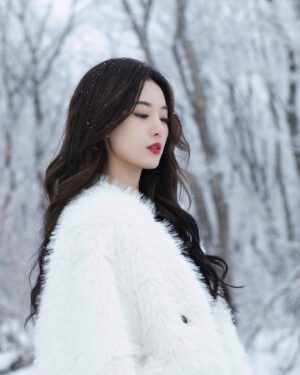 Xu Yiyang Instagram - 拥抱❄️