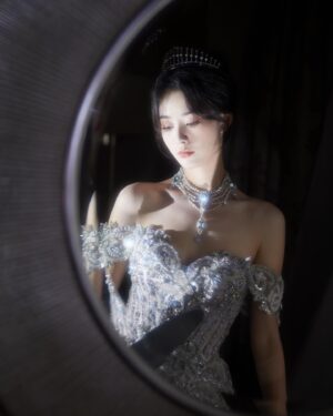 Xu Yiyang Instagram - ✨👸🏻✨嘻～