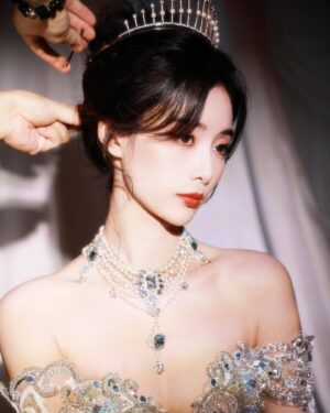 Xu Yiyang Instagram - ✨👸🏻✨嘻～