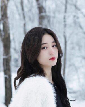 Xu Yiyang Instagram - 拥抱❄️