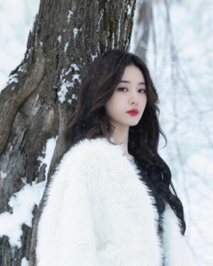 Xu Yiyang Instagram - 拥抱❄️