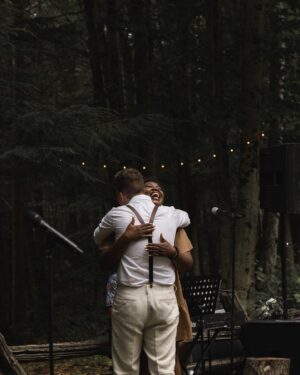 Yama Laurent Instagram - Dans la forêt amadouage🍃🌱🪵🌿

J’ai célébré l’amour dans toute sa splendeur, 
J’ai vu sourire des cœurs
J’ai festoyé en pleure -

J’ai fait ma chanteuse et ma diseuse 
sauté dans une salade méticuleuse 
J’ai fait Yama et jsuisrestée des heures
-
Je ne sais pour vous ,mais j’adore trop le moment où ils disent “Oui “et l’attente “du feu-vert “
pour donner un baiser à des lèvres habituées -

Longue vie aux tourtereaux 👩‍❤️‍👨
#Phil #Sophie
#qwartz 

✨🫶🏽🤎🫶🏽✨🤎✨🤎✨
📸  @olitakesshots