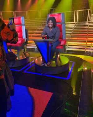 Yama Laurent Instagram - À ce soir pour la finale  de la voix 7🌹🌹🌹🌹🌹🦋🦋🙏🏾🙏🏾🙏🏾🙏🏾🙏🏾 dans la chaise de mon Coach