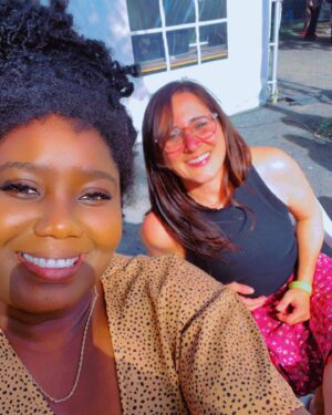 Yama Laurent Instagram - Fin de semaine magnifique avec du beau monde ✨✨🫶🏽🥰🥰😍
Merci à mon équipe pour cet accomplissement.🫶🏽🫶🏽✨✨🌸
Merci aux bons docs pour ma grande forme-
Merciiiii au @festivalhaitienfolie et à toute son équipe pour ce partage..💃🏽
Merci aux merveilleux et talentueux artistes du panel
@wesli_officiel 
@rebecca_jean_music 
@leilalanova 
@kellykrow 
@officialmagdala 
@Racoon Ect…
Force et courage à @fabienne_colas pour son travail depuis plus de 16 ans maintenant sans relâche et sans conteste… Une longue vie à ce grand patrimoine.

Merci à l’unique @corneilleofficiel pour ces moments ✨Que du bonheur ✨
Merci aux choristes d’enfer et aux musiciens extraordinaires.
Merci @Annie pour cette belle journée avec toi et merci cher public ✨🫶🏽🤎
#haitienfolie