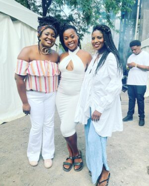 Yama Laurent Instagram - Fin de semaine magnifique avec du beau monde ✨✨🫶🏽🥰🥰😍
Merci à mon équipe pour cet accomplissement.🫶🏽🫶🏽✨✨🌸
Merci aux bons docs pour ma grande forme-
Merciiiii au @festivalhaitienfolie et à toute son équipe pour ce partage..💃🏽
Merci aux merveilleux et talentueux artistes du panel
@wesli_officiel 
@rebecca_jean_music 
@leilalanova 
@kellykrow 
@officialmagdala 
@Racoon Ect…
Force et courage à @fabienne_colas pour son travail depuis plus de 16 ans maintenant sans relâche et sans conteste… Une longue vie à ce grand patrimoine.

Merci à l’unique @corneilleofficiel pour ces moments ✨Que du bonheur ✨
Merci aux choristes d’enfer et aux musiciens extraordinaires.
Merci @Annie pour cette belle journée avec toi et merci cher public ✨🫶🏽🤎
#haitienfolie