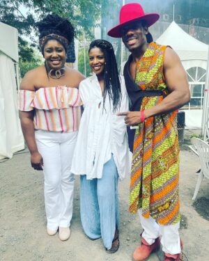 Yama Laurent Instagram - Fin de semaine magnifique avec du beau monde ✨✨🫶🏽🥰🥰😍
Merci à mon équipe pour cet accomplissement.🫶🏽🫶🏽✨✨🌸
Merci aux bons docs pour ma grande forme-
Merciiiii au @festivalhaitienfolie et à toute son équipe pour ce partage..💃🏽
Merci aux merveilleux et talentueux artistes du panel
@wesli_officiel 
@rebecca_jean_music 
@leilalanova 
@kellykrow 
@officialmagdala 
@Racoon Ect…
Force et courage à @fabienne_colas pour son travail depuis plus de 16 ans maintenant sans relâche et sans conteste… Une longue vie à ce grand patrimoine.

Merci à l’unique @corneilleofficiel pour ces moments ✨Que du bonheur ✨
Merci aux choristes d’enfer et aux musiciens extraordinaires.
Merci @Annie pour cette belle journée avec toi et merci cher public ✨🫶🏽🤎
#haitienfolie