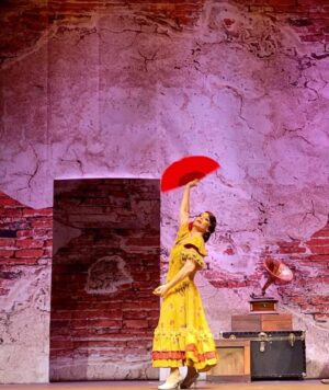 Yamaris Latorre Instagram - ¡Feliz Día Mundial del Teatro!!!! 🎭
… “El arte no se expresa provocando que todo sea igual, por el contrario, nos muestra nuestras diferencias (…) Es tan simple como que la guerra y el arte son opuestos, como la guerra y la paz son opuestos. El Arte es paz.”

—-Mensaje del dramaturgo noruego John Fosse en el Día Mundial del Teatro 2024
📸👉