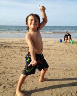 Yamaris Latorre Instagram - ¡Detengan todo lo que están haciendo!! Hoy cumple mi Nacho.✨Mi amooor. Wow!!! Qué rápido pasa el tiempo. ¡16! ¡Un joven maravillosooo!! Divertido, con un sentido del humor espectacular, familiar,  excelente amigo,  de gran bondad y nobleza en su corazón, inteligente, creativo, amante y protector del mundo animal (pregúntenle a Pelusa 🐶) y la naturaleza,  dibujante natural y apasionado del diseño, responsable, resiliente, el más cool de los hermanos, primo, nieto y extraordinario hijo. ¡Que tu trayecto esté lleno de las mejores aventuras, paz y felicidad!!! Te Amamos ¡Felicidadeeeees! 🎉💜
@franciscomoris65 @ignacio_4ndres