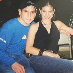 Yamaris Latorre Instagram - Un día como hoy se detuvo tu historia en este plano… desde entonces he tenido que volver a aprender a respirar… te amo hermano… nos vemos en la playa del infinito💜