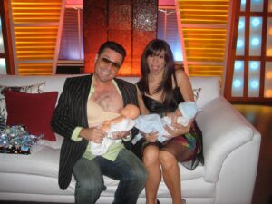Yamaris Latorre Instagram - #Tbt- No te duermas 2008. De cuando Nacho nació y  @elgangster lactó 😜