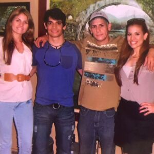 Yamaris Latorre Instagram - Un día como hoy se detuvo tu historia en este plano… desde entonces he tenido que volver a aprender a respirar… te amo hermano… nos vemos en la playa del infinito💜