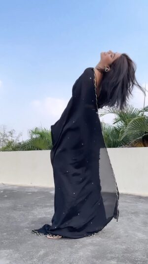 Yamini Bhaskar Instagram - ✨
#sareethings 

@elegant_threads_by_salma 🖤