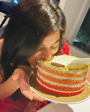Yamini Bhaskar Instagram - I thank each and everyone for all the lovely wishes and blessings ❤️

#loved #blessed