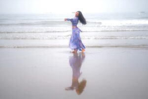 Yamini Bhaskar Instagram - Fear nothing ✨

📸 @pranav.foto

#reflection #ocean #peace #travel