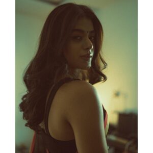 Yamini Bhaskar Instagram - 🖤

@weareretrospection 
@thimmappa180 
@_sushma_madishetty_ 

#saree #sareelove #black #shoot