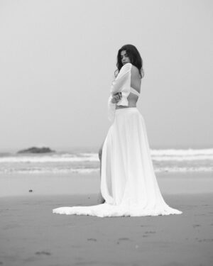 Yamini Bhaskar Instagram - I am the sea and nobody owns me 
~ astrid lindgren 
.
.
@pranav.foto 📸

#shoot #beach #instagood #instagram #instalike #sea