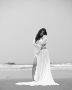 Yamini Bhaskar Instagram - I am the sea and nobody owns me ~ astrid lindgren . . @pranav.foto 📸 #shoot #beach #instagood #instagram #instalike #sea