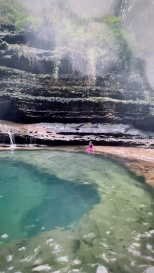 Yamini Bhaskar Instagram - Sometime the little things in life are more than enough 🥰

📍Wei saw dong waterfalls
#pond #falls #nature #peace #travel
