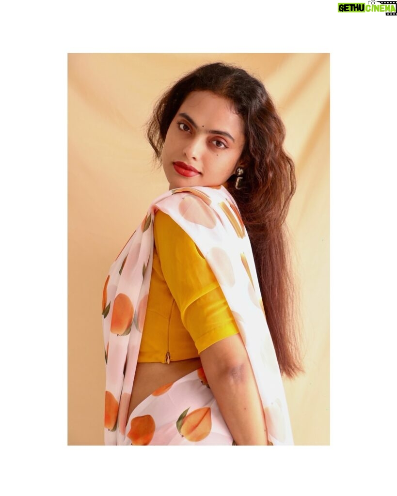 Yamuna Chinnadurai Instagram - Season for trends 🥭 Selaiyum Ravikaiyum the saree made with love Dm to @selaiyum_ravikaiyum for orders and details #onlineshopping #online #mango #georgette #website #sale #sareeshopping