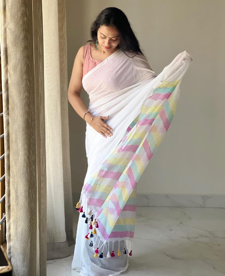 Yamuna Chinnadurai Instagram - Saree @sarvatva.chennai