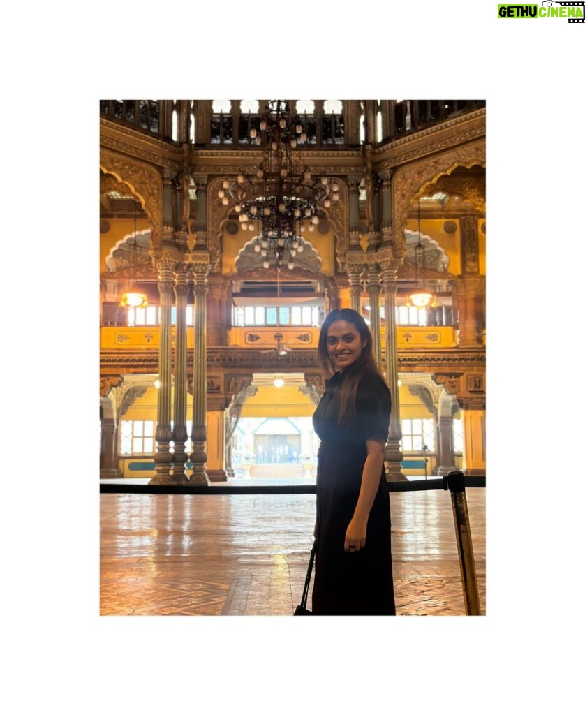 Yamuna Chinnadurai Instagram - In side of the palace with Mysore maharani 🤪 #mysore #mysorepalace #mysoretourism