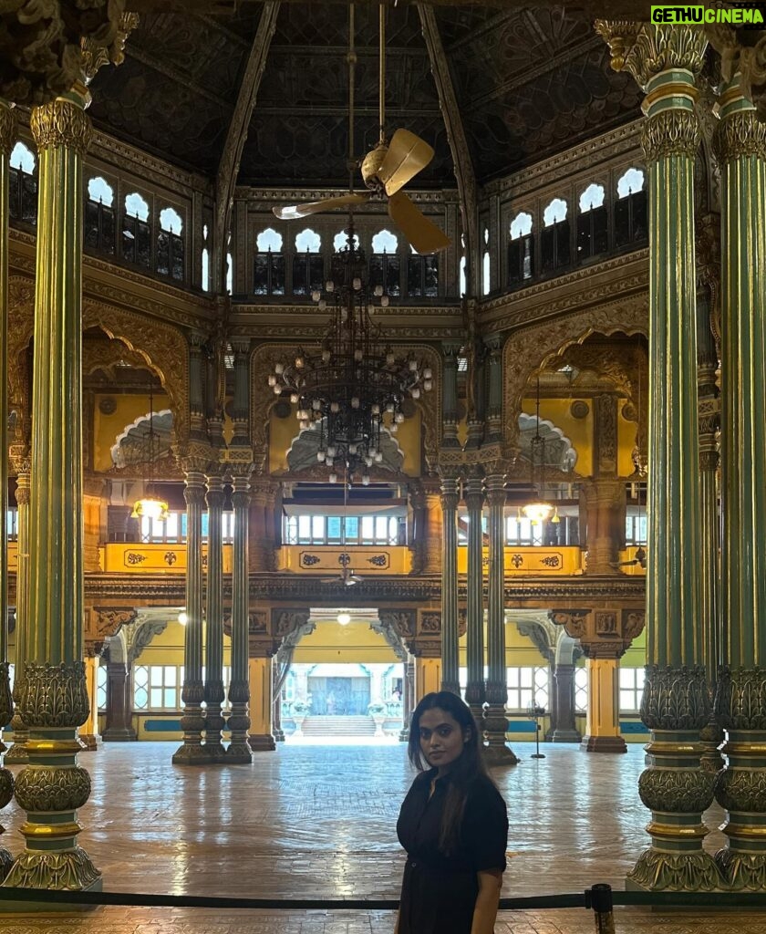 Yamuna Chinnadurai Instagram - In side of the palace with Mysore maharani 🤪 #mysore #mysorepalace #mysoretourism