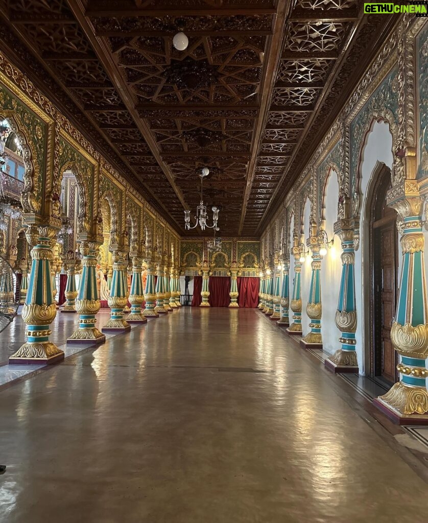 Yamuna Chinnadurai Instagram - In side of the palace with Mysore maharani 🤪 #mysore #mysorepalace #mysoretourism