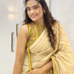 Yamuna Chinnadurai Instagram – Saree @selaiyum_ravikaiyum 
Chettinad cotton 
Saree : beige Chettinad cotton 
Blouse: no blouse