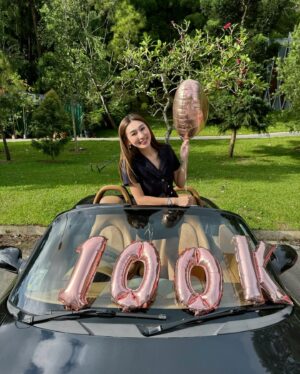 Yang Guang Ke Le Instagram - 我今天终于100k啦 🎉🥹😍
感谢一路有你们不离不弃的关注和陪伴❤️
你们就像我的家人们~
答应我…陪我到老 😍😍😍