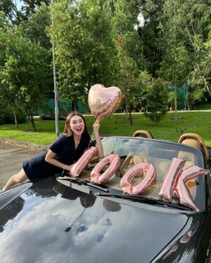 Yang Guang Ke Le Instagram - 我今天终于100k啦 🎉🥹😍
感谢一路有你们不离不弃的关注和陪伴❤️
你们就像我的家人们~
答应我…陪我到老 😍😍😍