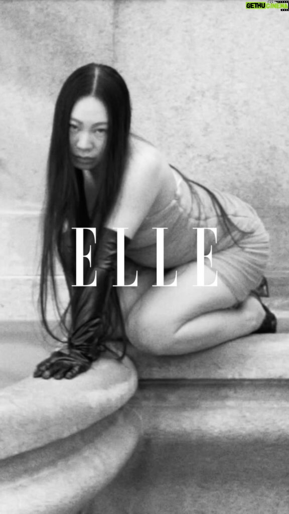 Yang Ge Instagram - Video For Elle Bulgaria Фотограф: Natella Kiseleva, @natellla Модел: Yang Ge, @yangge_ Стилист: Dmirti Sam, @dmirtys Видеограф: Irina Rekels, @irarekels Ретуш: Evgeniya Elgina, @retouch_elgina