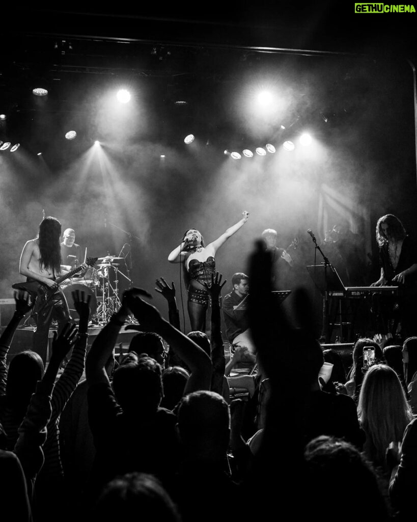 Yang Ge Instagram - Thank you again for this unforgettable night Photo by @as_photo_de 🥹🤍