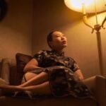 Yang Ge Instagram - This music video is from The second Feature Film I directed 2019 Just want to sing more just want to let you know this year I want to focusing more on Music 🎶 Это старая русская песня «СУМЕРКИ » новые версия песня из фильма «Троица» который я режиссировала Уже давно ничего не снимала оставлю режиссуру на потому в этом году хочу фокусироваться на пение больше и конечно актерский Какой ваш план на Новый год ? Пока слушаете мои песни подумаете :) Желаю вам удачи И очень люблю 🫶